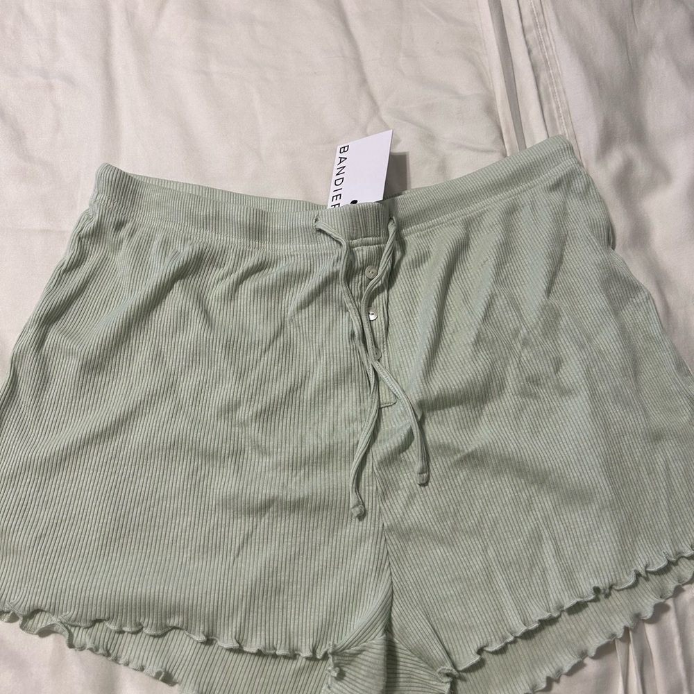 WSLY BANDIER Sage Shorts